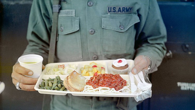 Във Варна: Покзават фотокнига, посветена на войнишката храна