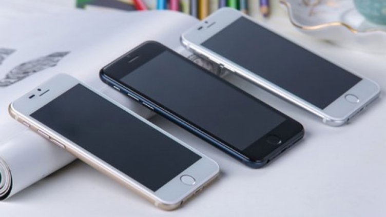 Митничари хванаха 1000 телефона iPhone менте  