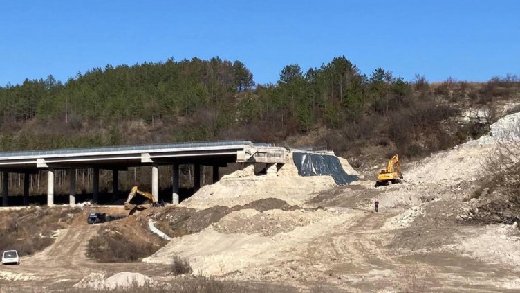 Навършават се 48 години от първата копка на АМ „Хемус“