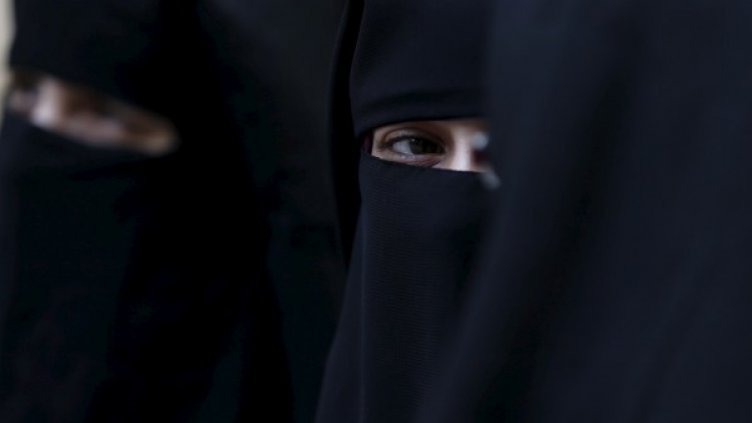 Забраната за бурките в Пазарджик влиза в сила