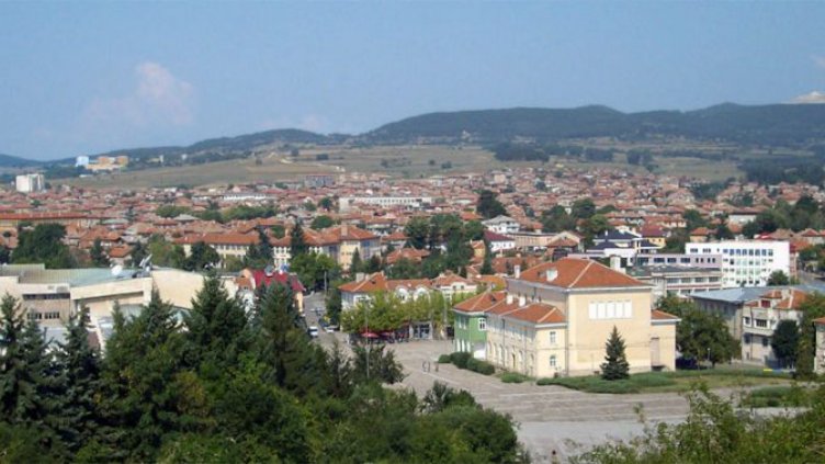 Държавата дава жилище и стипендии при завръщане в родния град