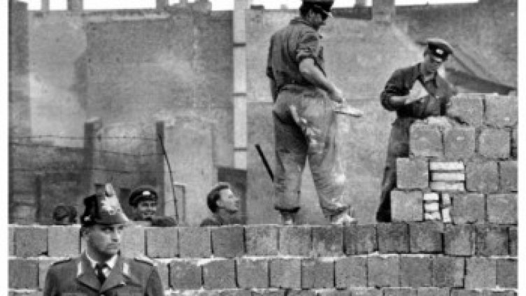 55 години от издигането на Берлинската стена