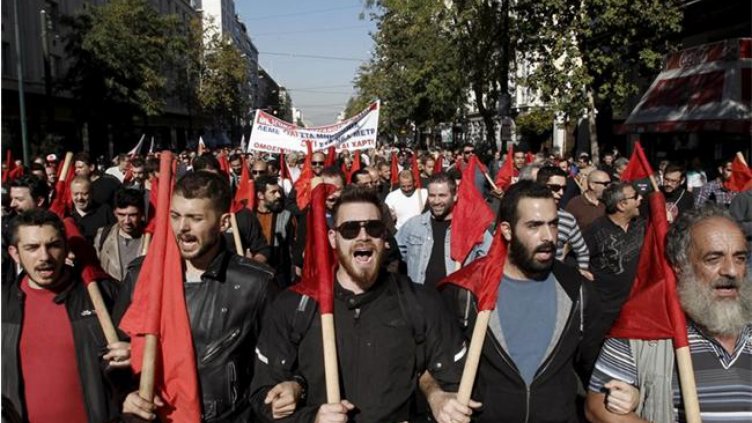 Сблъсъци между полиция и демонстранти в Атина