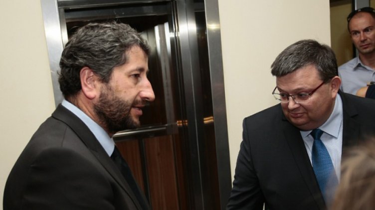 Цацаров и Иванов заровиха томахавките