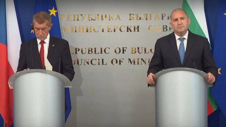 Радев подготвя мерки заради поскъпването на горивата, но само за някои сфери