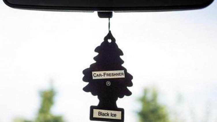 Лекари: Ароматизаторите в колата са опасни!