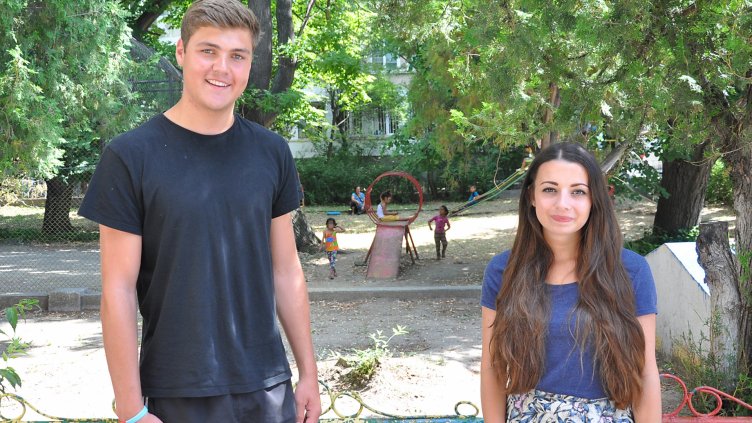  Английски доброволци помагат на децата от дом “Гаврош” 