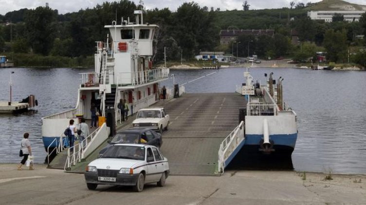Повреда спря ферибота при Свищов