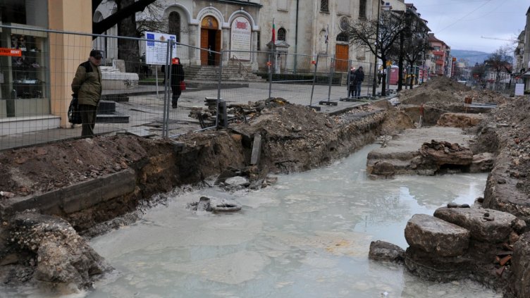 Разкопките в центъра са под вода (СНИМКИ)