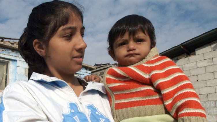 3000 непълнолетни майки ще получават детски в натура