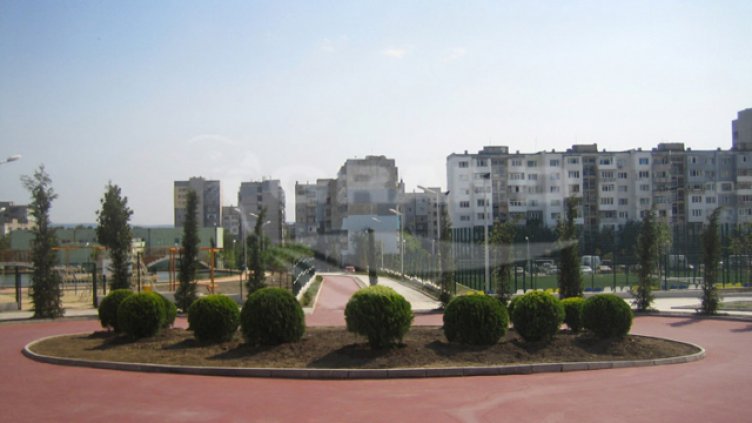 Дъждът отложи куклен театър на открито