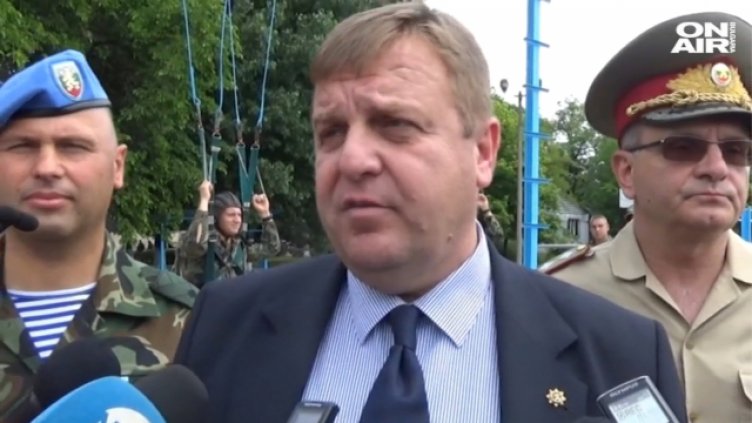 Каракачанов: Заплатата на един войник трябва да е поне 1000 лева