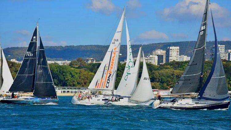 Елитът на родното ветроходство се събира на състезание във Варна