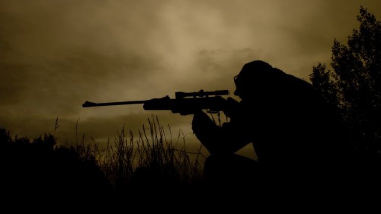 Един човек е пострадал след стрелба на психичноболния мъж, барикадирал се в кв. „Горна баня“