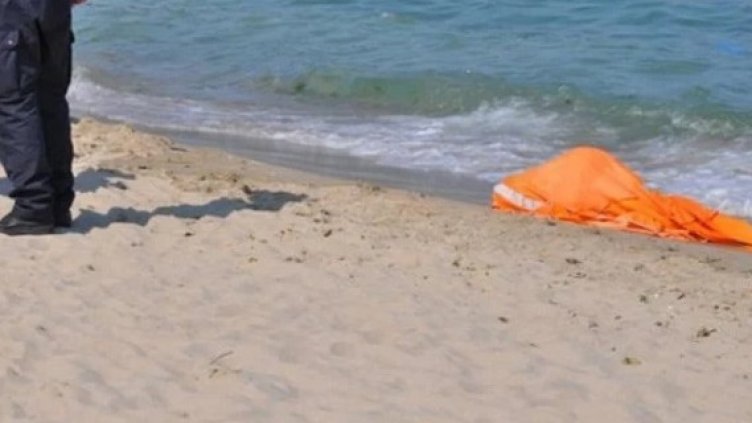Морето изхвърли втори труп, този път на гола жена