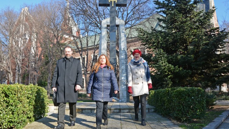 Във Варна почетоха паметта на жертвите на комунистическия режим