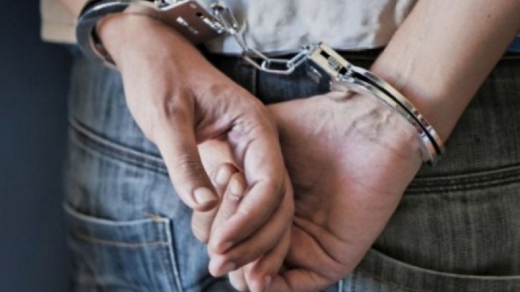 Задържаха младежите, пребили мъж в автобус в София