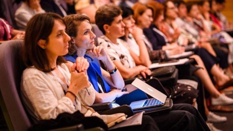 Над 300 учители, директори и експерти обсъждат предучилищното и началното образование край Варна