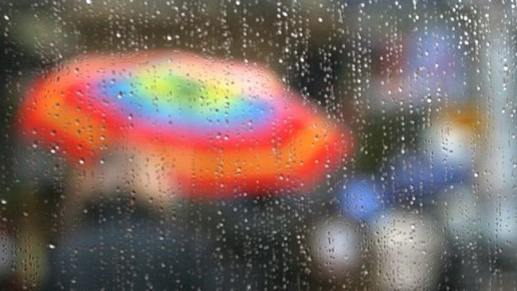 Жълт код в седем област в страната, предупреждават за валежи