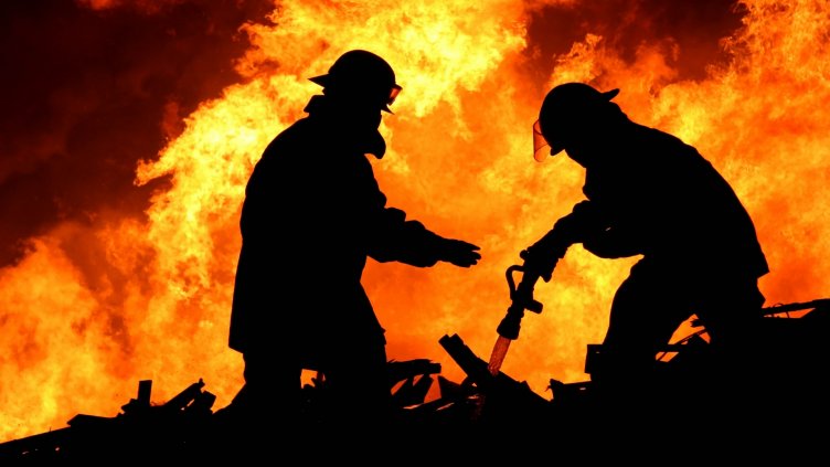 Пожар застрашава жителите на Тюленово