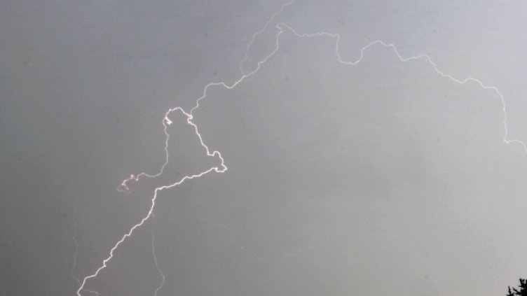 Бурята в София взе жертва, работник почина