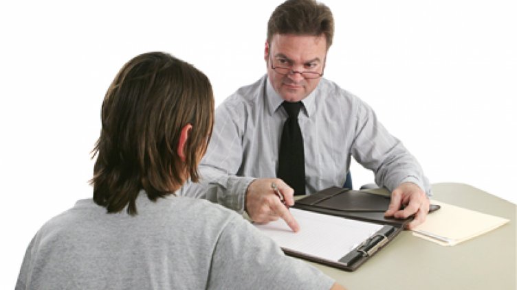 Илко Семерджиев: В училище лекарят се деквалифицира, стои и дава бележки