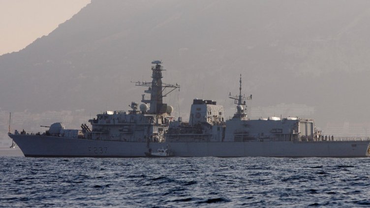  Екскадрен миноносец и фрегата от Великобритания влизат в Черно море