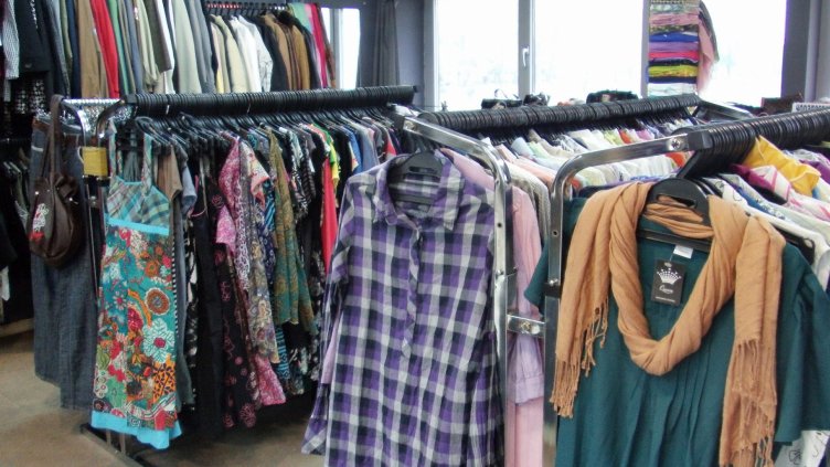 Дрехи за смет: 4 тона текстил изхвърлили столичани за 3 месеца