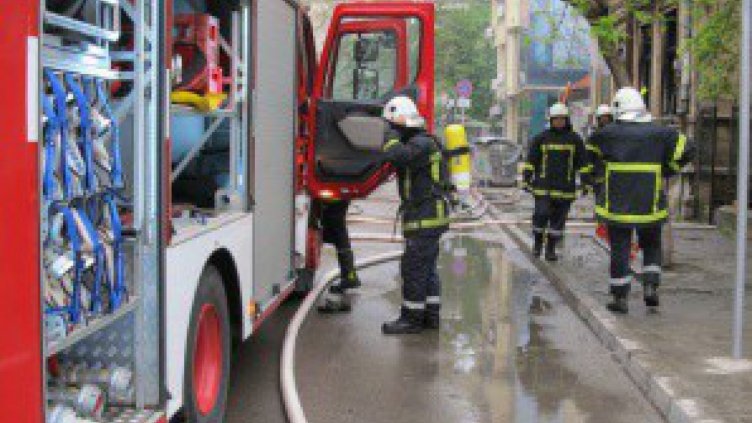 Жена загина при пожар в центъра на София