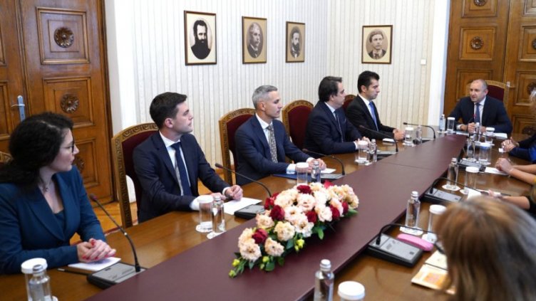 Радев пред ПП: Не може да има правителство на всяка цена