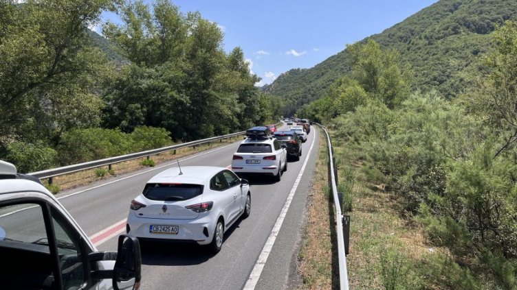 Голямо задръстване на Кресненското дефиле преди Деня на независимостта/Снимка: БГНЕС