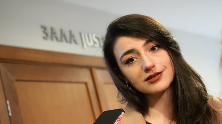 Лена "захапа" Даниел Митов: Дали ще е следващия депутат в Ново начало?