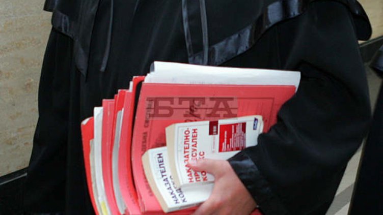 Повдигнаха обвинение за умишлено убийство на 22-годишен мъж