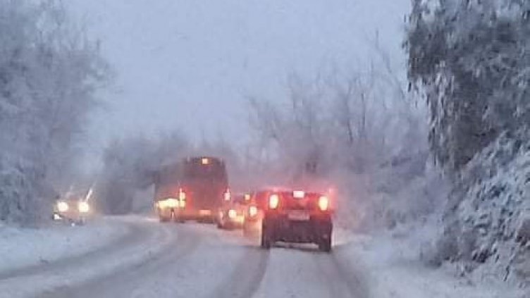 Защо снегът пак ни изненада?  Затвориха "Хемус"