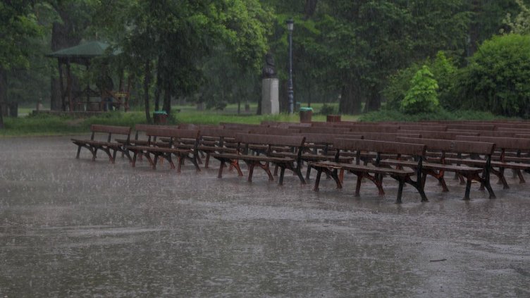 Слънце, вятър, дъжд и градушки се редуват до края на седмицата