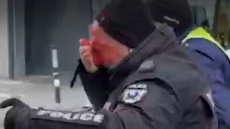 СДВР: Шестима са задържани на протеста, пострадали са 10 полицаи