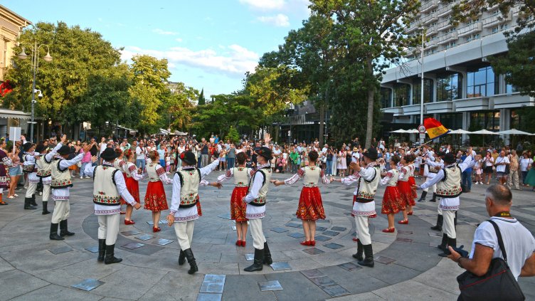 Откриха Международния фолклорен фестивал „Варненско лято“