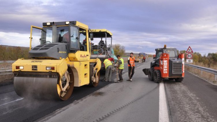 Затварят две платна на ”Хемус” заради ремонт