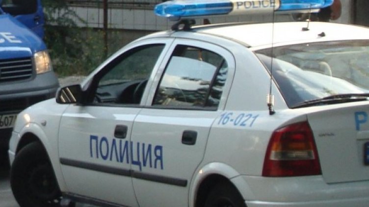 Полицаи иззеха 128 таблетки метамфетамини в Кърджалийско