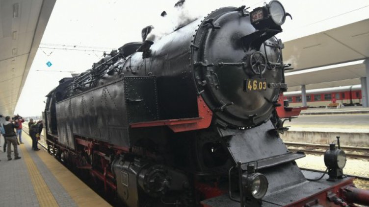  БДЖ с атракционен влак и на Гергьовден