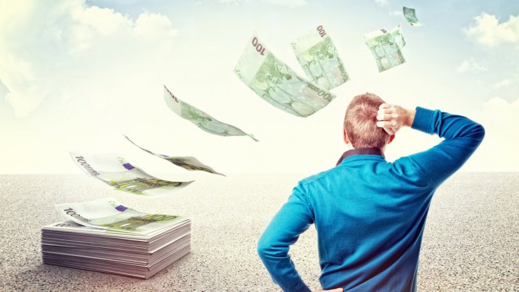 Българският длъжник – младок, дълговете му - за лаптоп и телефон