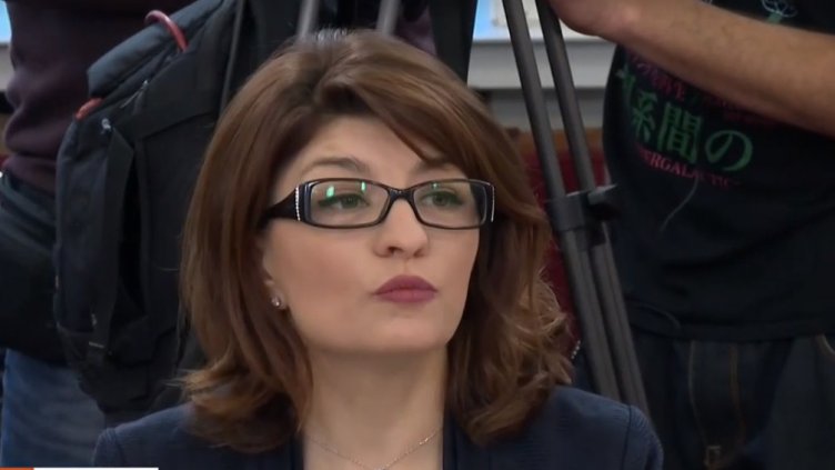 Десислава Атанасова опроверга Демерджиев за полета на 5 април 2024 г.