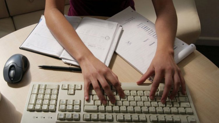 Повишават компетентността на общинската администрация