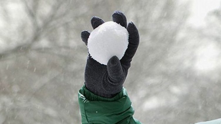 Дете пострада при бой със снежни топки