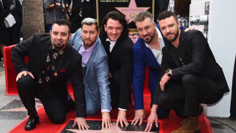 „Ен синк“ излизат заедно с Ариана Гранде на сцената на Коачела