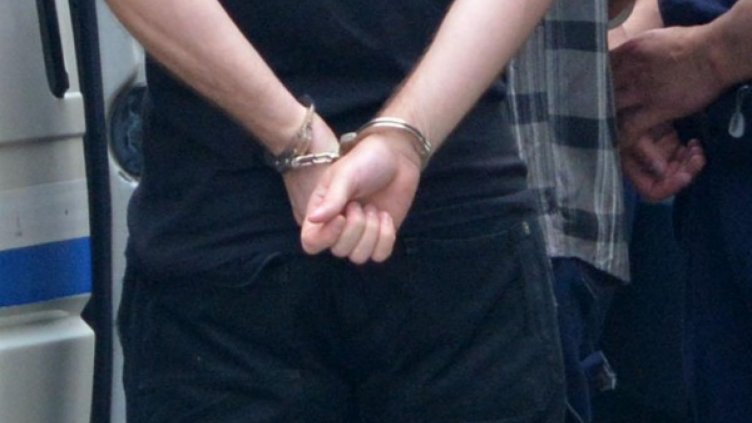 Арестуваха педофил, блудствал с момченца в пловдивска изба