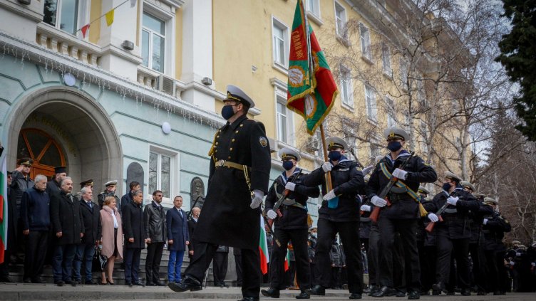 Отбелязаха 141 години от основаването на ВВМУ "Никола Вапцаров"