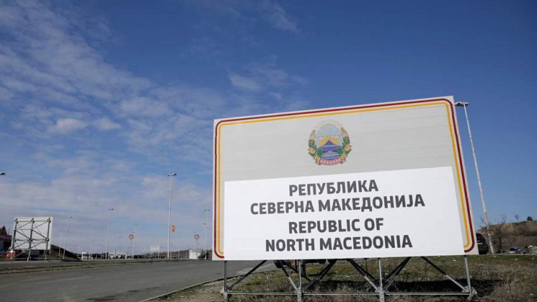 Заловиха повече от 60 мигранти в Северна Македония
