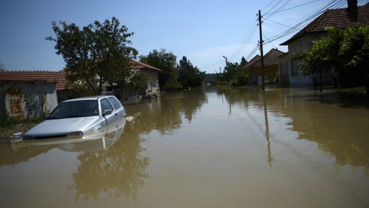 Язовир преля, заля с вода общините Хайредин и Мизия 