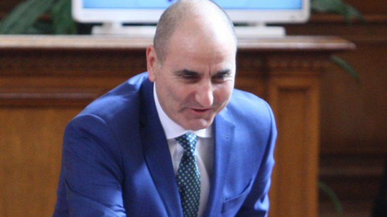 Цветан Цветанов определи коментарите за апартамента му като политическа атака